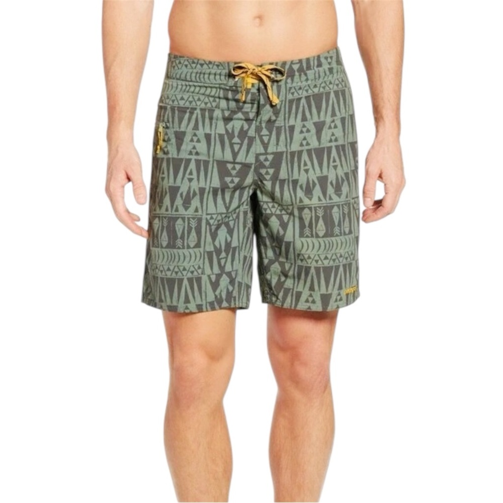 PATAGONIA Wavefarer Board Shorts
Hemlock Green Grey Swimsuit Men’s Swim Trunks